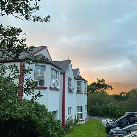 The Connemara Hostel - Sleepzone リーノーン エクステリア 写真