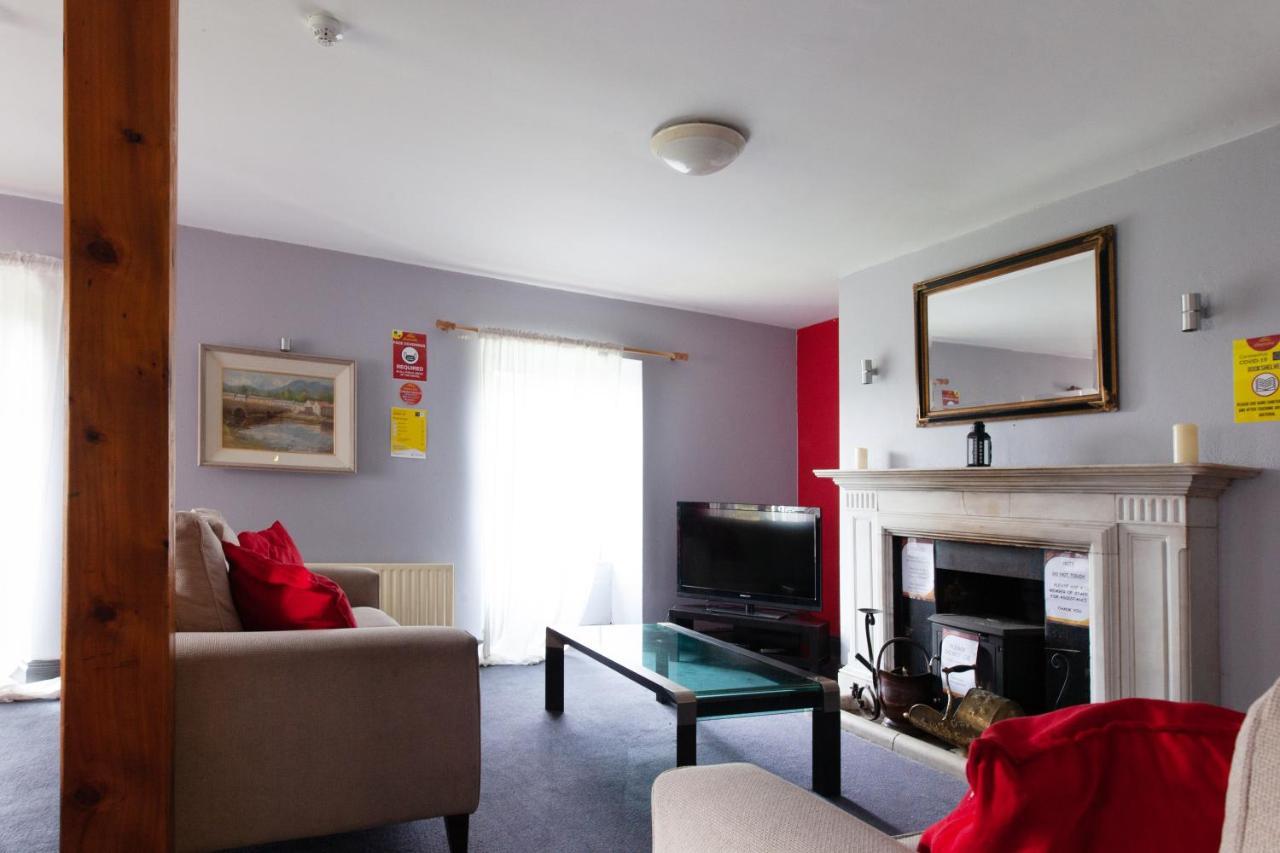 The Connemara Hostel - Sleepzone リーノーン エクステリア 写真