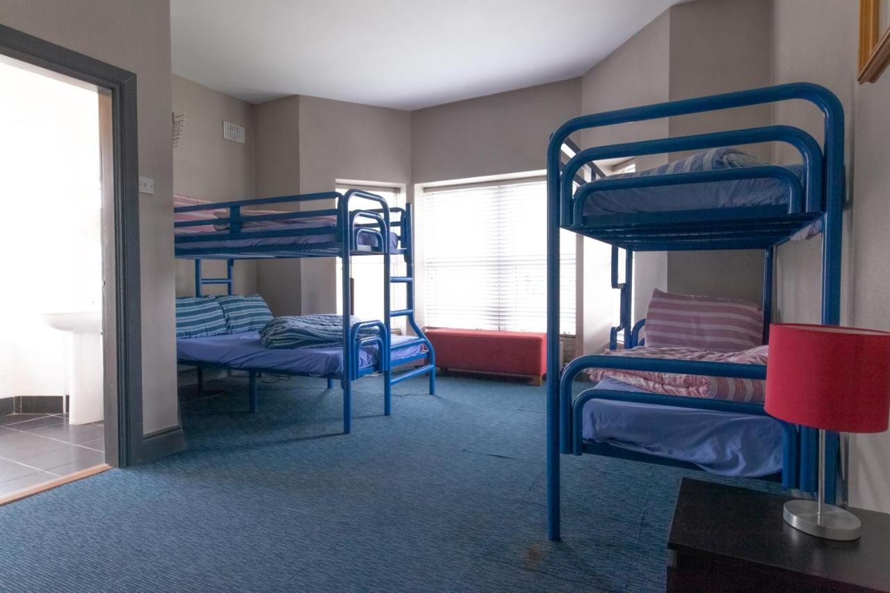 The Connemara Hostel - Sleepzone リーノーン エクステリア 写真