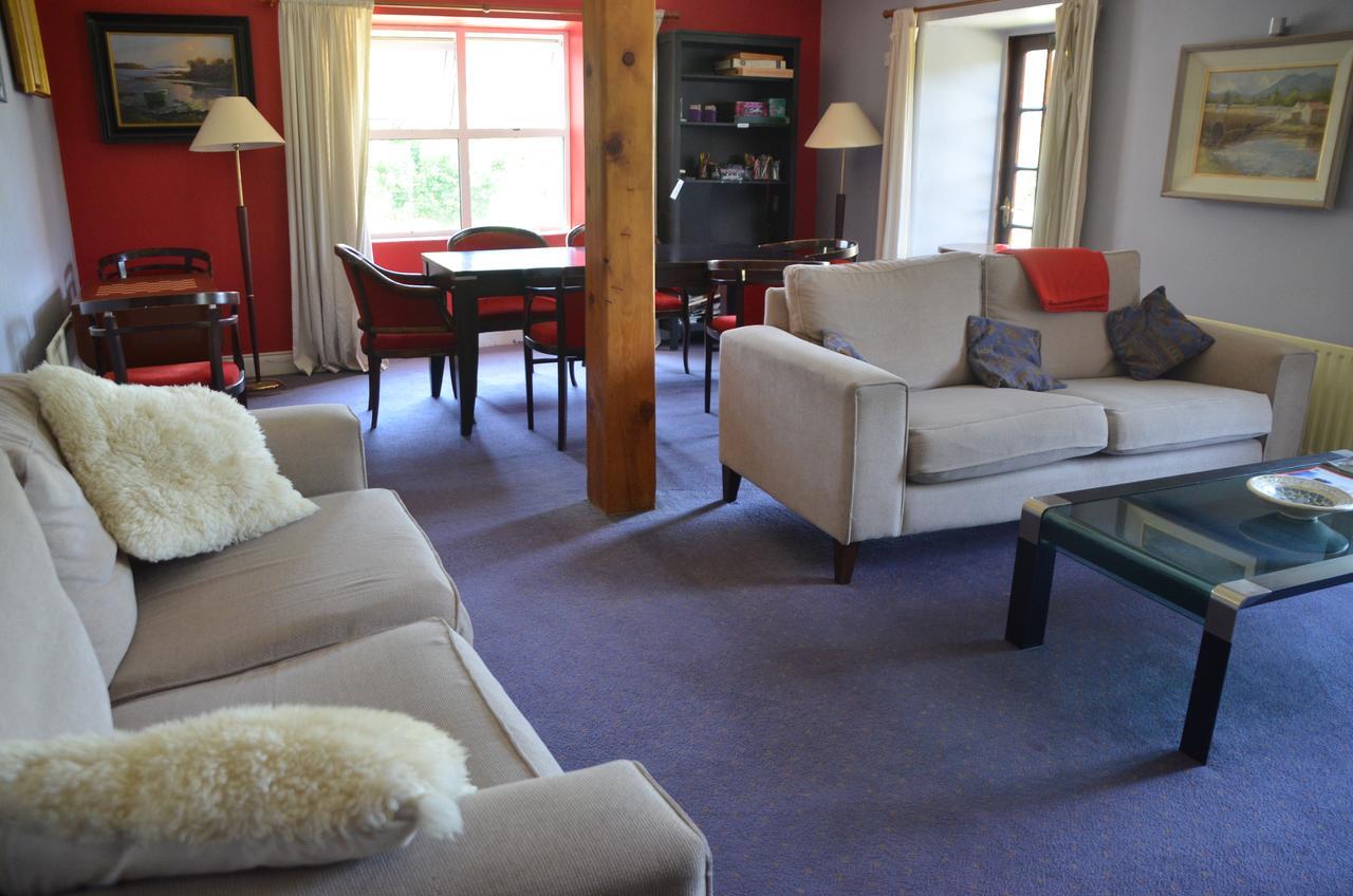 The Connemara Hostel - Sleepzone リーノーン エクステリア 写真
